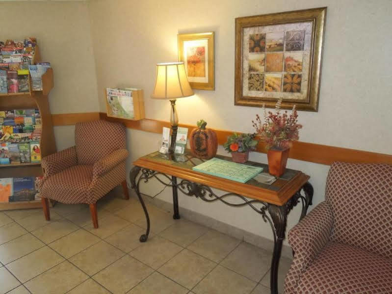 Baymont By Wyndham Essex Burlington Area Hotel Exterior photo