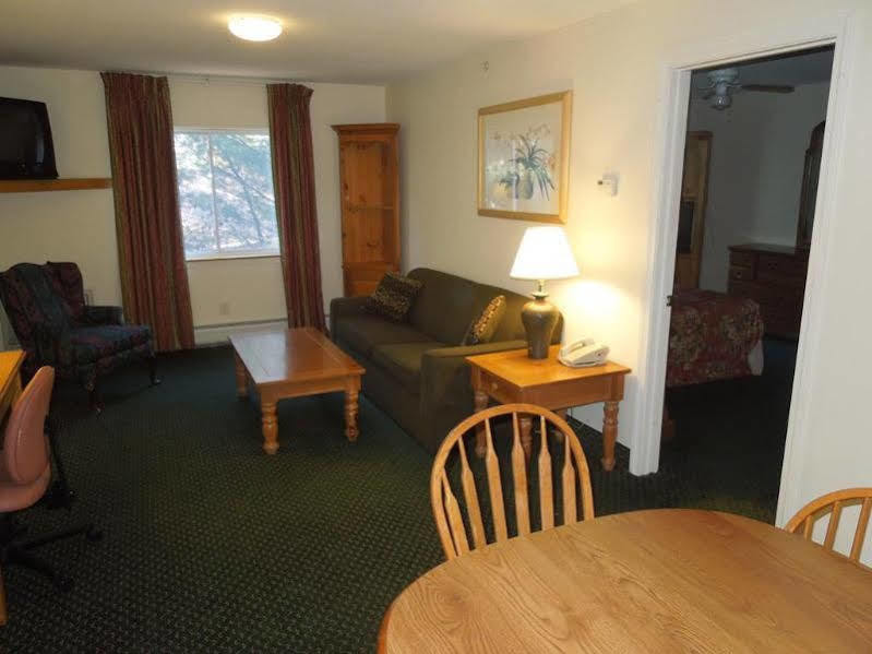 Baymont By Wyndham Essex Burlington Area Hotel Exterior photo